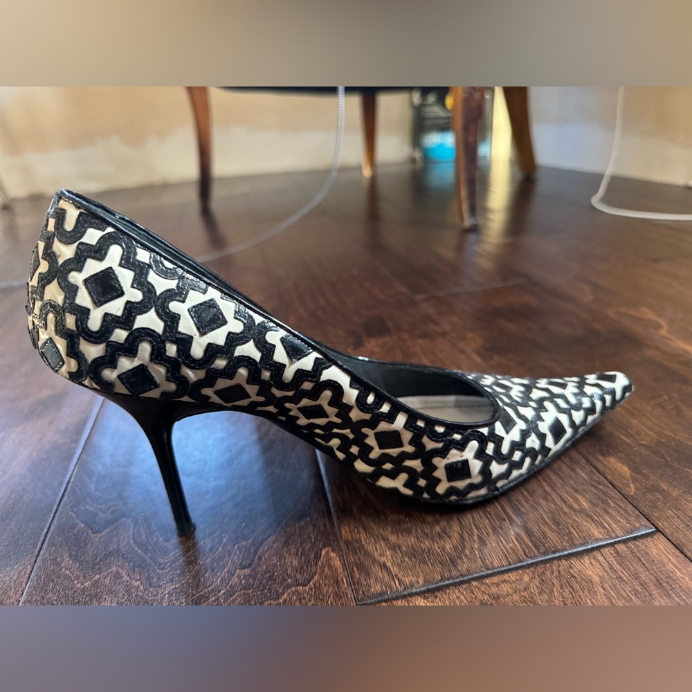 Rene Caovilla White and Black Geometric Print Pumps 40